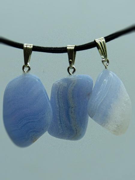 Chalcedon, Kenya/Namibia, mit Silberöse